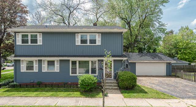 Photo of 202 S Park St, Westmont, IL 60559