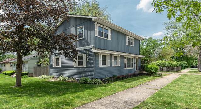 Photo of 202 S Park St, Westmont, IL 60559