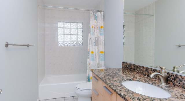 Photo of 1521 W Pearson St, Chicago, IL 60642