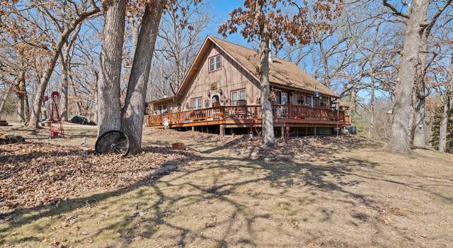 Photo of 304 Wild Cherry Dr, Dixon, IL 61021