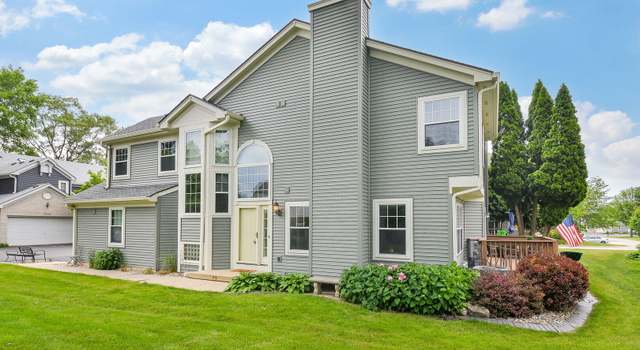 Photo of 1720 Kresswood Dr, West Chicago, IL 60185