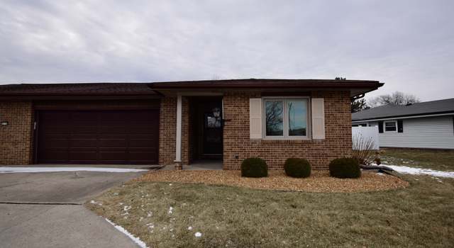 Photo of 315 Fairway Dr #1, Bloomington, IL 61704