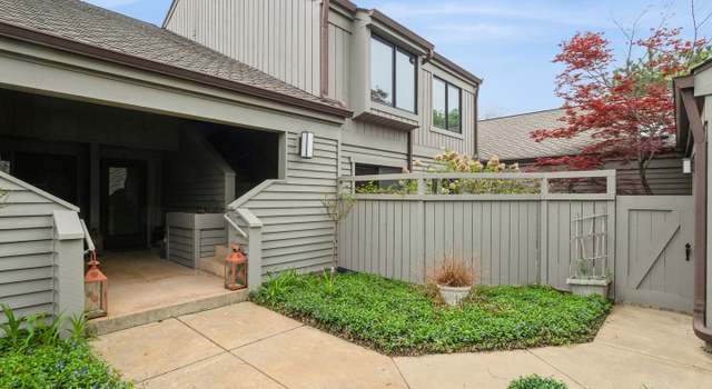 Photo of 724 Shoreline Rd Unit D, Lake Barrington, IL 60010