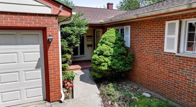 Photo of 137 N Clark Dr, Palatine, IL 60074