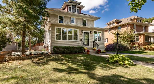 Photo of 720 Saint John St, Elgin, IL 60120