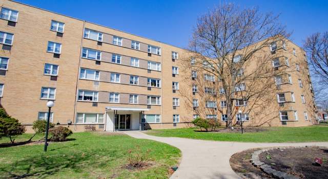 Photo of 2035 W Granville Ave Unit C414, Chicago, IL 60659