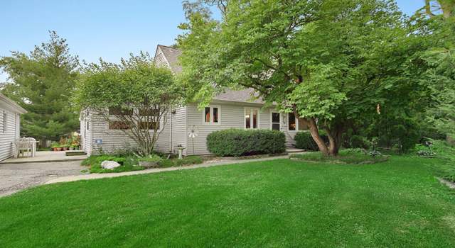 Photo of 26W035 Astor Pl, Wheaton, IL 60187