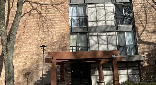 Photo of 5800 Oakwood Dr Unit 4J, Lisle, IL 60532