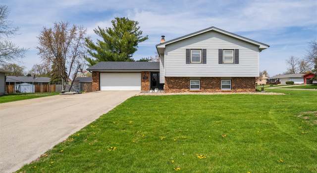 Photo of 1704 Braden Dr, Normal, IL 61761