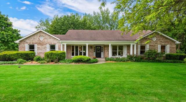 Photo of 39W889 Deer Run Dr, St. Charles, IL 60175