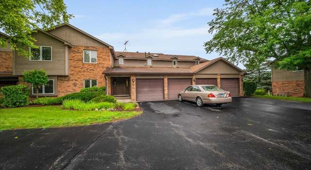 Photo of 977 West Ct Unit A, Naperville, IL 60563