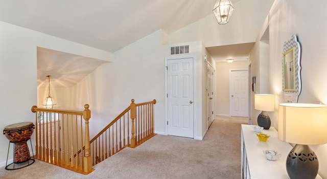 Photo of 5202 Cobblers Xing, Mchenry, IL 60050