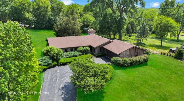 Photo of 165 Harbor Dr, Lake Barrington, IL 60010