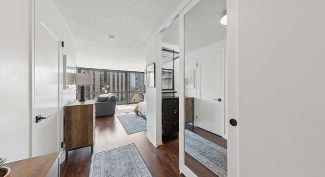 Photo of 1122 N Clark St #1002, Chicago, IL 60610