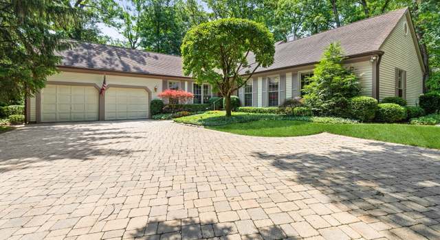 Photo of 239 Buckminster Ct, Lake Bluff, IL 60044