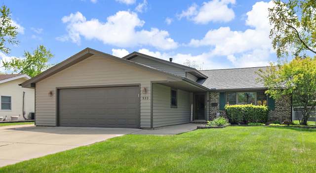 Photo of 933 Gregory Ln, Schaumburg, IL 60193