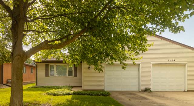 Photo of 1521 Pebblewood Dr #1521, Sycamore, IL 60178