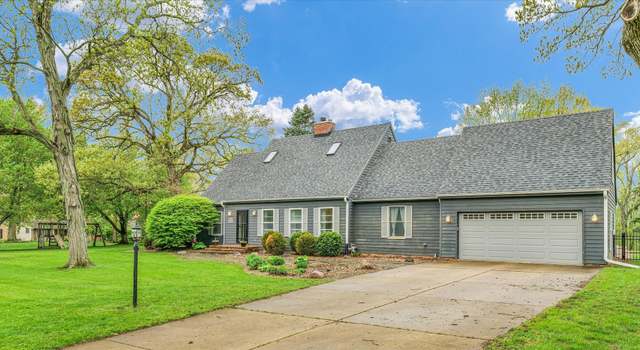 Photo of 1304 Woodland Ct, Mahomet, IL 61853
