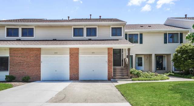 Photo of 1073 Hidden Lake Dr, Buffalo Grove, IL 60089