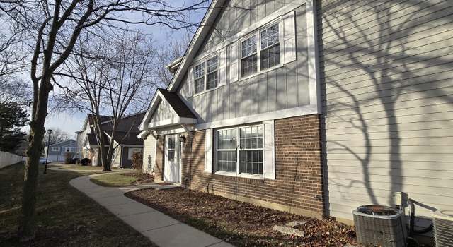 Photo of 1560 Timber Trl, Wheaton, IL 60189
