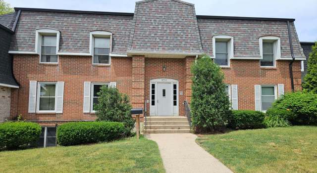 Photo of 855 Village Quarter Rd Unit C, West Dundee, IL 60118