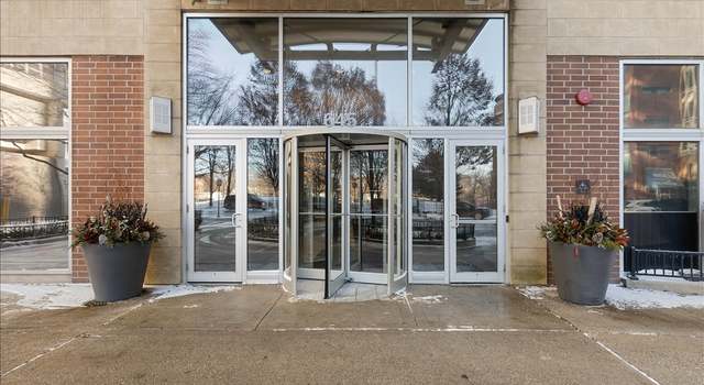 Photo of 645 N Kingsbury St #1801, Chicago, IL 60654