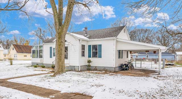 Photo of 665 S Macon St, Bement, IL 61813