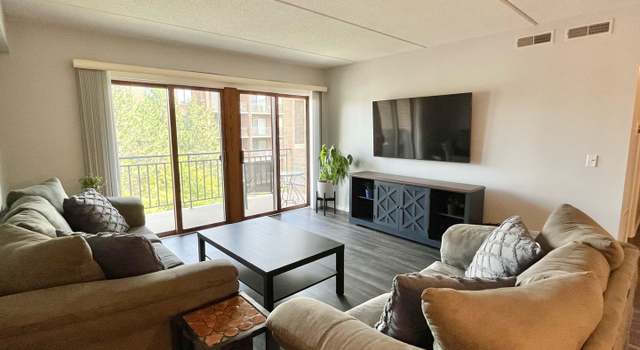 Photo of 5 S Pine St Unit 407B, Mount Prospect, IL 60056