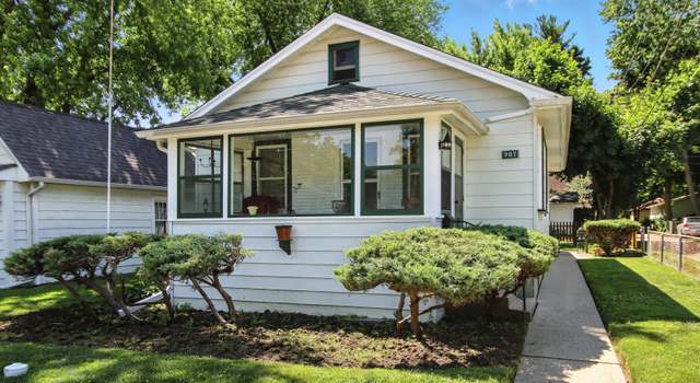 Photo of 907 W Grove Ave, Waukegan, IL 60085