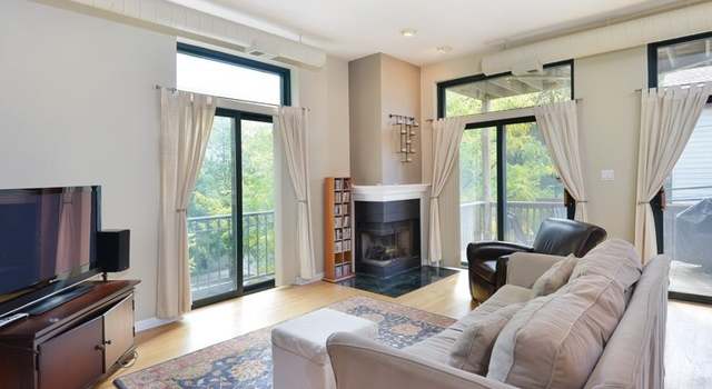 Photo of 2360 N Janssen Unit 2C, Chicago, IL 60614