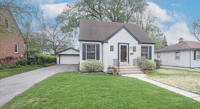 Photo of 213 N Pine St, Mount Prospect, IL 60056