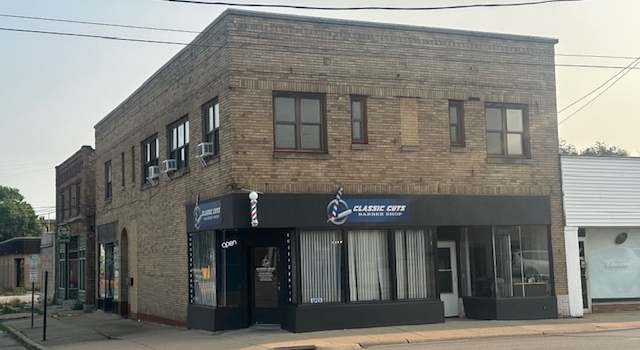 Photo of 1002 E State St, Rockford, IL 61104