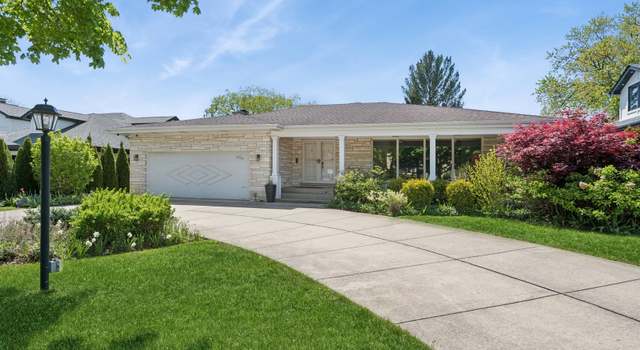 Photo of 6734 N Navajo Ave, Lincolnwood, IL 60712