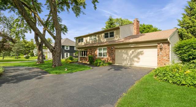 Photo of 3N265 Lakewood Dr N, West Chicago, IL 60185