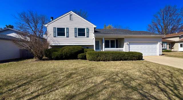 Photo of 1711 Jennifer Ln, Mchenry, IL 60050