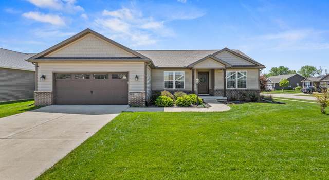 Photo of 2001 Kinley Dr, Mahomet, IL 61853