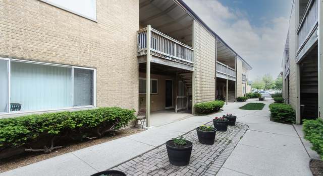Photo of 1744 E Oakton St Unit 105-P3, Des Plaines, IL 60018