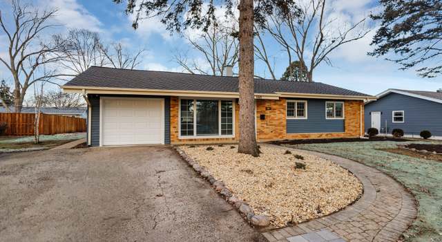 Photo of 560 Morton St, Hoffman Estates, IL 60169