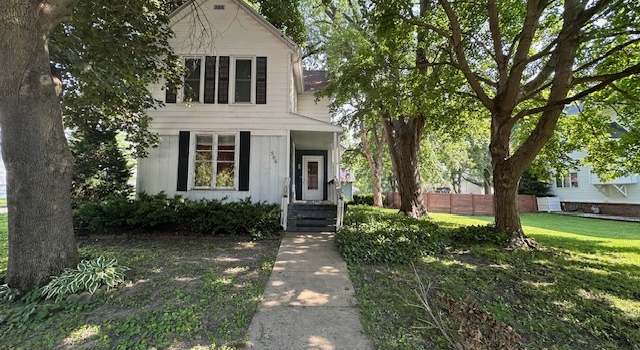 Photo of 506 E Lincoln St, Saybrook, IL 61770