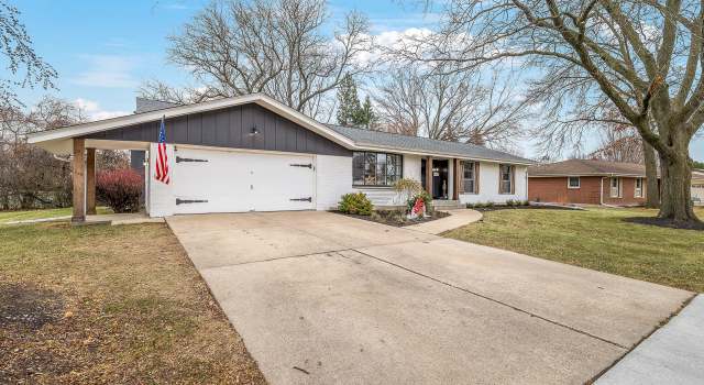 Photo of 5487 Brookview Rd, Rockford, IL 61107