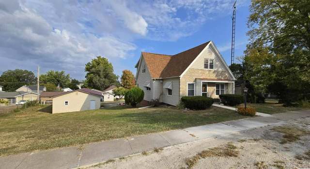 Photo of 131 W 4th St, Dallas City, IL 62330