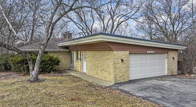 Photo of 938 Hillcrest Rd, Elgin, IL 60123
