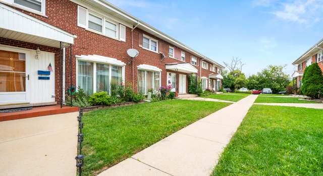 Property at 8929 Robin Dr Unit D, Des Plaines, IL 60016, 4 beds, 1.5 baths