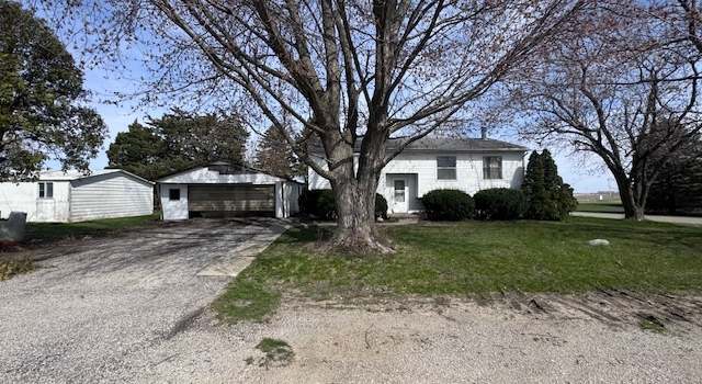 Photo of 423 Livingston Dr, Chatsworth, IL 60921