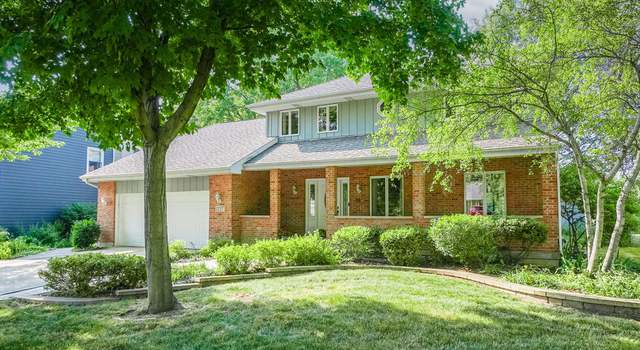Photo of 1127 Hidden Spring Dr, Naperville, IL 60540