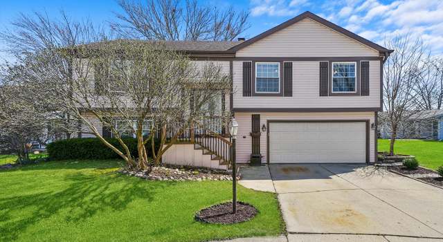 Photo of 9 Woodmar Ct, Streamwood, IL 60107
