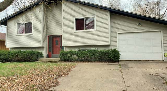 Photo of 614 Woodridge Dr, Rockford, IL 61108
