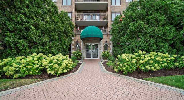 Photo of 15 S Pine St Unit 204A, Mount Prospect, IL 60056