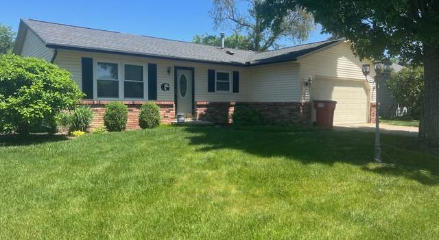 Photo of 2702 Worcester Dr, Champaign, IL 61821