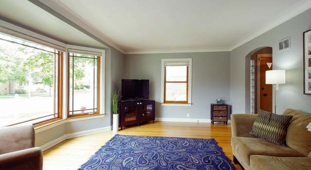 Photo of 5865 N MELVINA Ave, Chicago, IL 60646